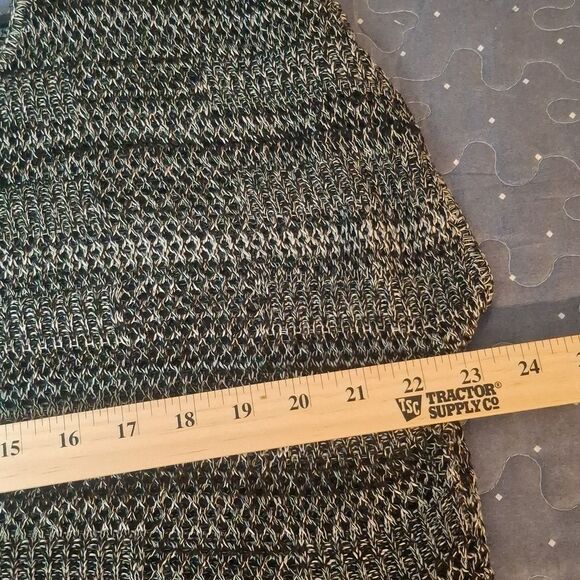 a.n.a Black and White Knit Top size large - Picture 5 of 6